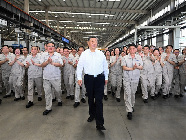 习近平在河南考察时强调 坚定信心推动高质量发展高效能治理 奋力谱写中原大地推进中国式现代化新篇章(图8) 习近平在河南考察时强调 坚定信心推动高质量发展高效能治理 奋力谱写中原大地推进中国式现代化新篇章(图8)