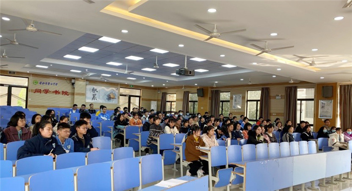 高一级部:强化课代表管理作用,形成两语赶学赶超氛围(图1)