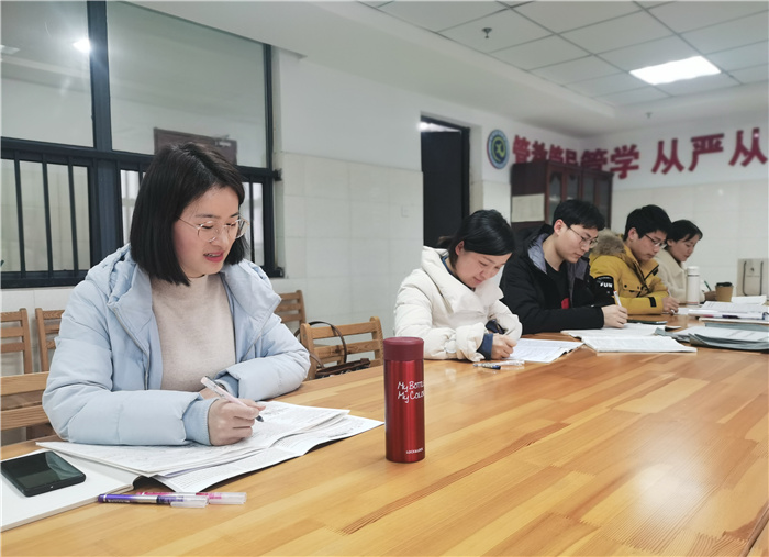 高三级部:聚焦理论学习 创新高考备考(图2)