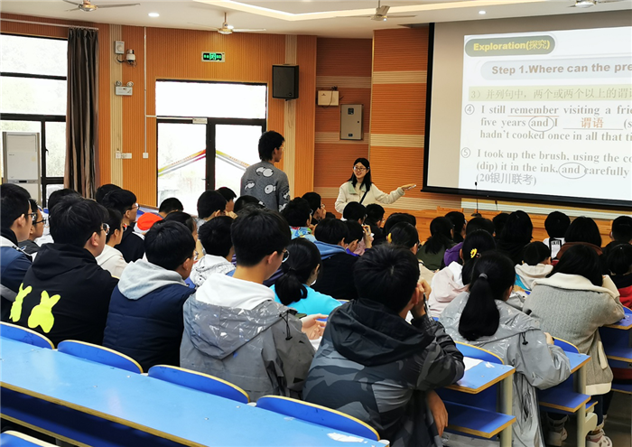 高三级部：同课异构促交流 共放异彩促成长(图2)
