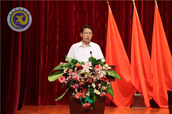 党旗飘扬风帆劲 创先争优谱华章(图2) 党旗飘扬风帆劲 创先争优谱华章(图2)