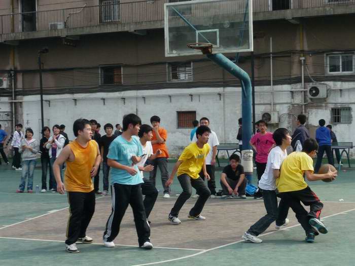 合肥七中2011高一高二篮球赛（2）(图1)