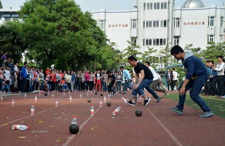 师生同乐促情感交融，心理拓展助青春飞扬(图5)