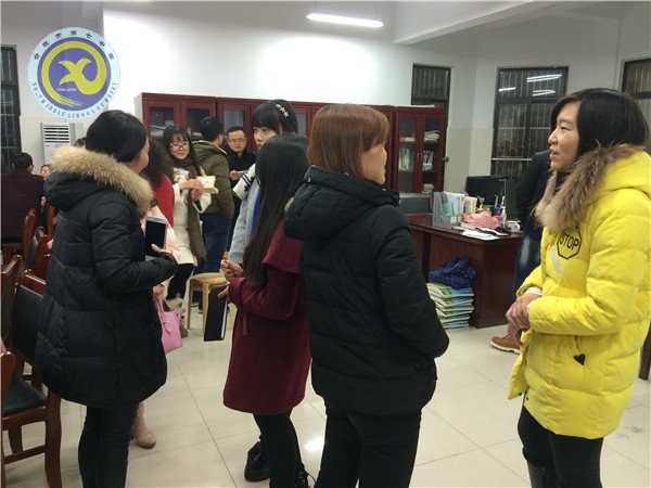 携手共勉,托起希望(图1)