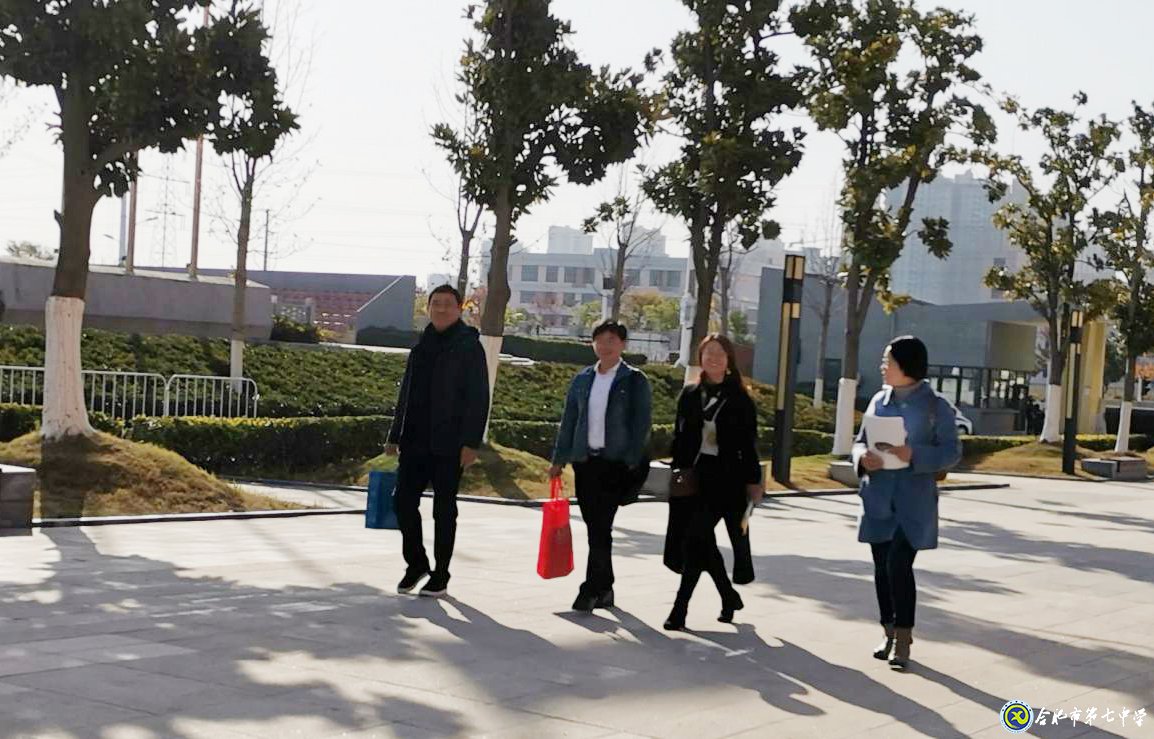 赴“同课异构”之约,展七中教师风采(图1)