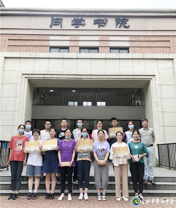 “续读名家诗词,铭记中华精髓”(图1)