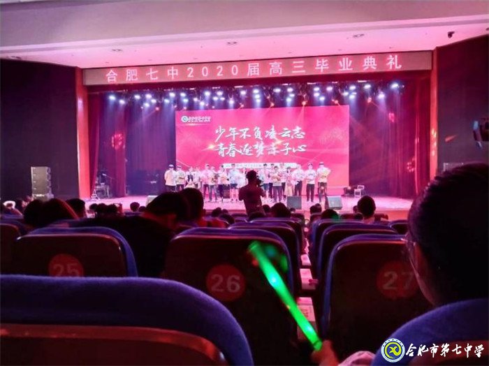 枕上诗书闲处好,门前风景雨来佳(图6)