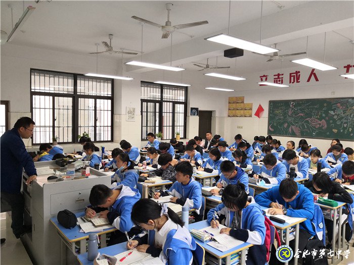视导教学铸师魂,相互学习共成长,素养落实为学生(图2)