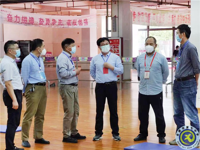 26号下午李书记一行2.jpg 26号下午李书记一行2.jpg