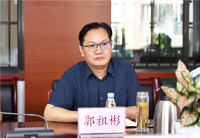 皖智教育集团考察团莅临合肥七中参观考察(图6) 皖智教育集团考察团莅临合肥七中参观考察(图6)