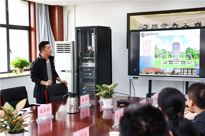 皖智教育集团考察团莅临合肥七中参观考察(图4) 皖智教育集团考察团莅临合肥七中参观考察(图4)