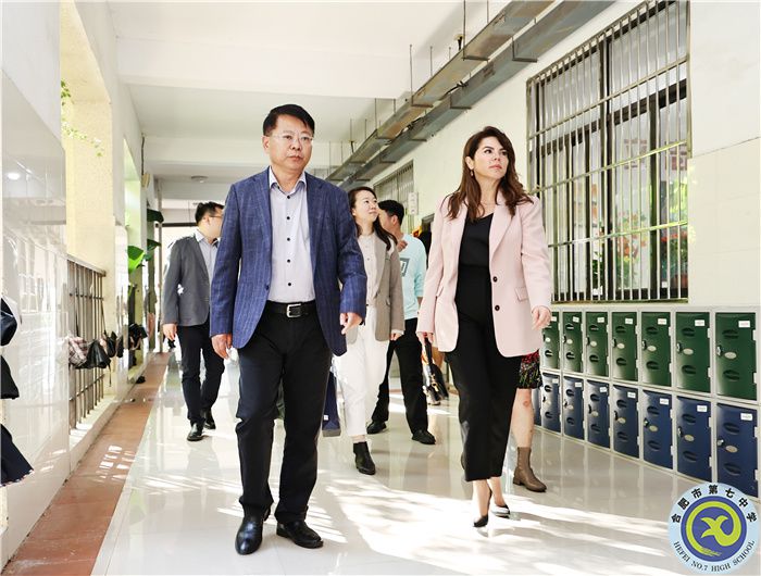 纳维教育集团代表团访问合肥七中(图2)