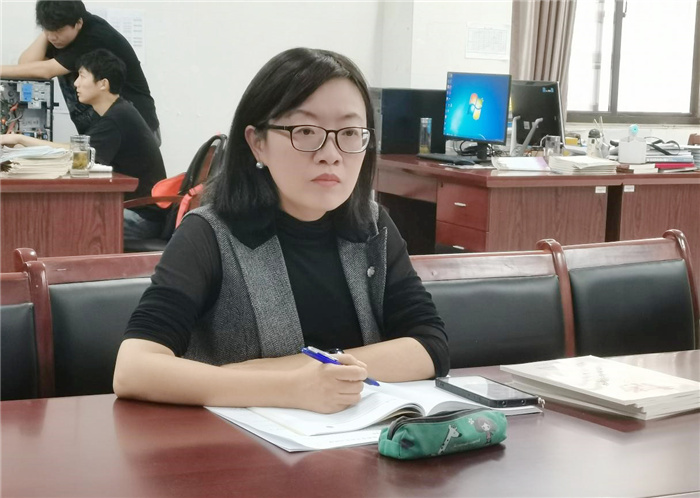 唐丽霞.jpg 唐丽霞.jpg