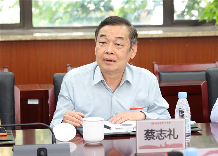 新加坡人工智能语言教育协会到访合肥七中(图4)