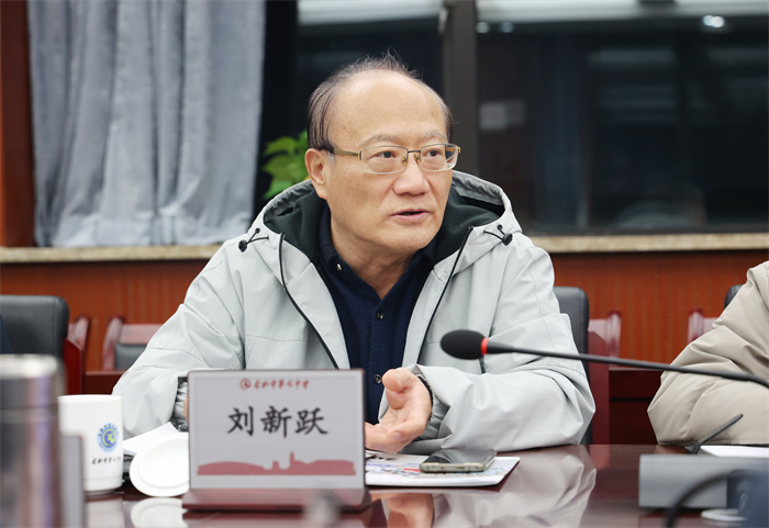 安徽省大中小学思政课一体化建设专家指导组来合肥七中调研(图3) 安徽省大中小学思政课一体化建设专家指导组来合肥七中调研(图3)