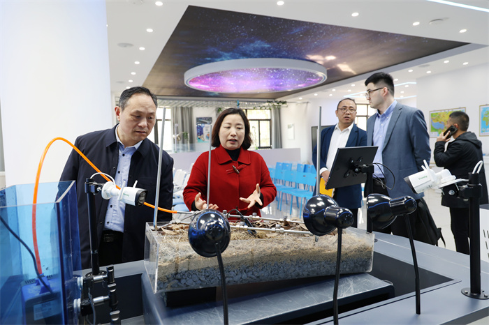 江苏省连云港市赣榆区教育局考察团莅临合肥七中参观交流(图3) 江苏省连云港市赣榆区教育局考察团莅临合肥七中参观交流(图3)