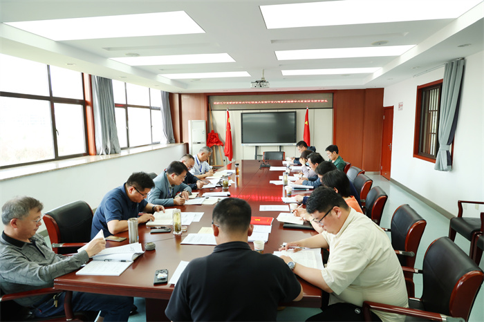 合肥七中党委理论学习中心组深入贯彻中央八项规定精神学习教育读书班开班(图1) 合肥七中党委理论学习中心组深入贯彻中央八项规定精神学习教育读书班开班(图1)