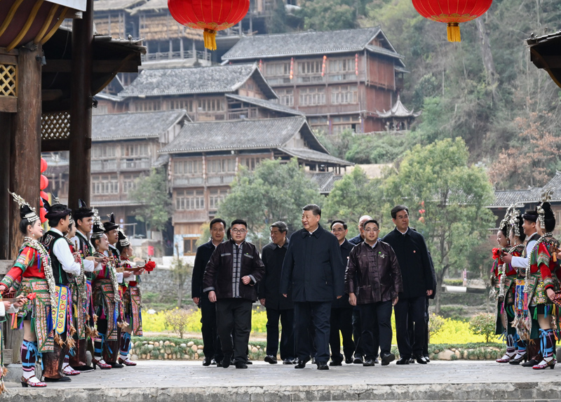 习近平在贵州考察时强调 坚持以高质量发展统揽全局 在中国式现代化进程中展现贵州新风采(图1) 习近平在贵州考察时强调 坚持以高质量发展统揽全局 在中国式现代化进程中展现贵州新风采(图1)