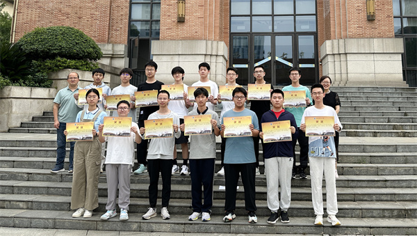 合肥七中高一年级期末“畅言解题家”表彰活动(图2) 合肥七中高一年级期末“畅言解题家”表彰活动(图2)