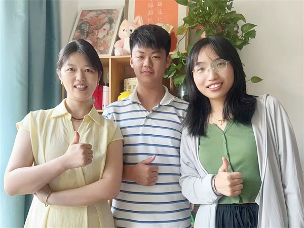 高三家访3.jpg 高三家访3.jpg