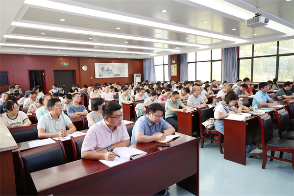 全体党员大会3.jpg 全体党员大会3.jpg