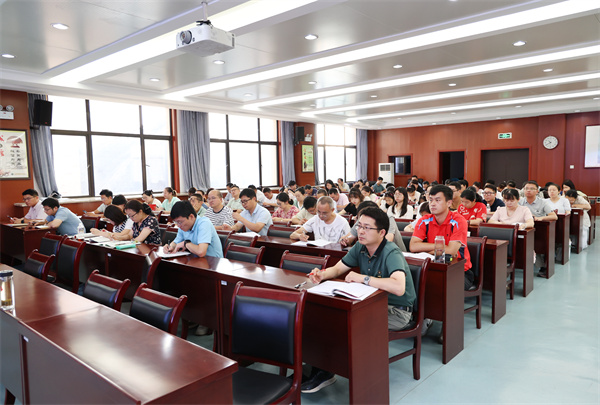 全体党员大会2.jpg 全体党员大会2.jpg
