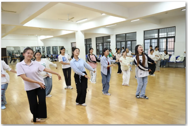 合肥七中校本选修课程助力“七宝”多元成长(图3) 合肥七中校本选修课程助力“七宝”多元成长(图3)