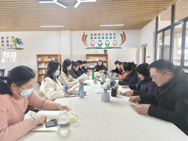 68期家长读书会.jpg 68期家长读书会.jpg