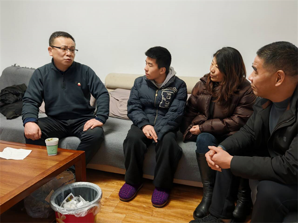 党员教师家访3.png 党员教师家访3.png