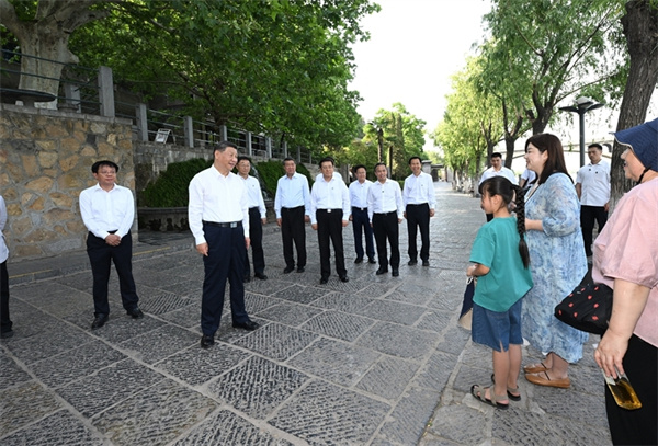 习近平在河南考察时强调 坚定信心推动高质量发展高效能治理 奋力谱写中原大地推进中国式现代化新篇章(图11) 习近平在河南考察时强调 坚定信心推动高质量发展高效能治理 奋力谱写中原大地推进中国式现代化新篇章(图11)