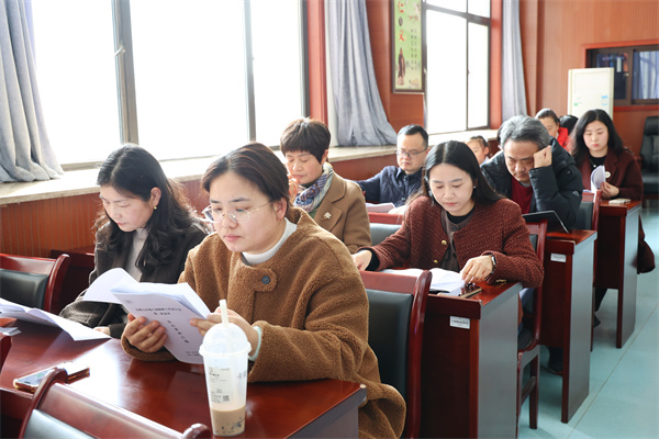 科学实施年度考核 制度激励评优评先(图6) 科学实施年度考核 制度激励评优评先(图6)